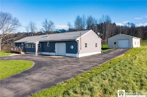 2853 Riverside Rd, Busti, NY 14701