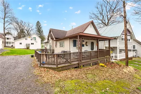6958 7 Embury Ave, Castile, NY 14427