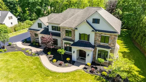 488 Clover Hills Dr, Rochester, NY 14618