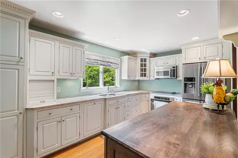 Kitchen - 27 Covington Rd, Irondequoit, NY 14617 photo 1 of 6