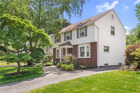 Exterior - 27 Covington Rd, Irondequoit, NY 14617 photo 4 of 12