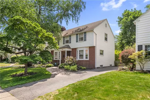 Exterior - 27 Covington Rd, Irondequoit, NY 14617 photo 7 of 12