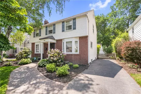 Exterior - 27 Covington Rd, Irondequoit, NY 14617 photo 5 of 12