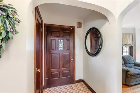 Entry Way - 27 Covington Rd, Irondequoit, NY 14617 photo 2 of 6