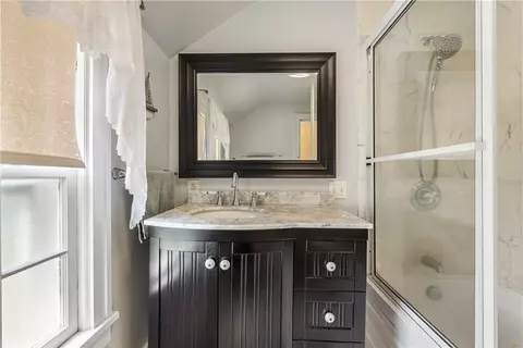 Bath - 27 Covington Rd, Irondequoit, NY 14617 photo 2 of 3