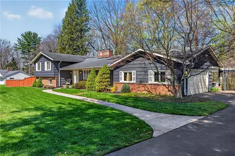 15 Canyon Trl, Rochester, NY 14625