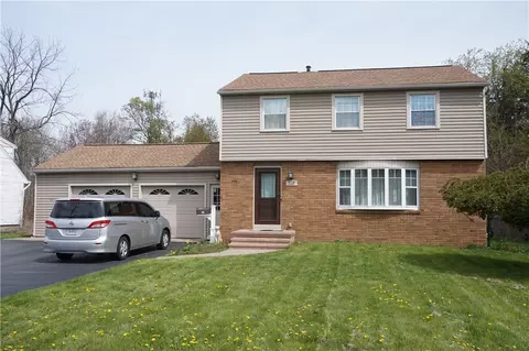 518 Maiden Ln, Greece, NY 14616