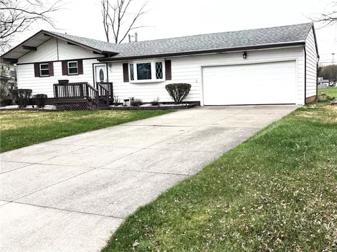 55 Galway Dr, Rochester, NY 14623