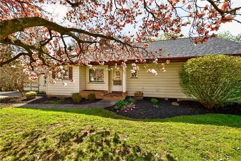 1553 Creek St, Rochester, NY 14625