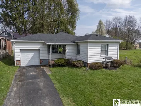 12 Waldemeere Ave, Ellicott, NY 14733