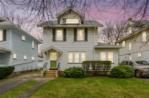 42 Winbourne Rd, Rochester, NY 14611