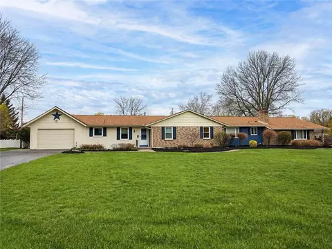 1063-1065 Bay Rd, Webster, NY 14580