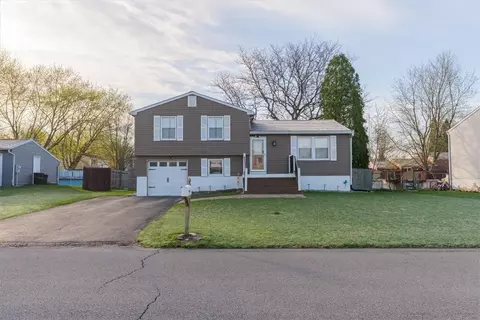 8080 Bamm Hollow Rd, Clay, NY 13041