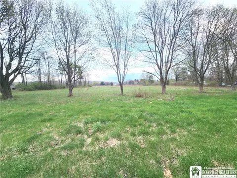 3621 E Main Rd, Pomfret, NY 14063