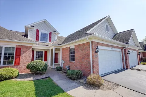 27 Granite Dr, Perinton, NY 14526