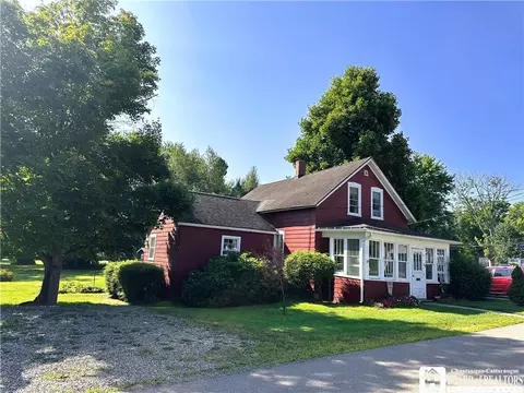 29 Evans St, Mayville, NY 14757