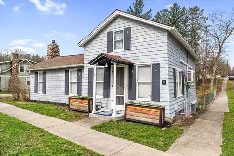 21 S Main St, Castile, NY 14427