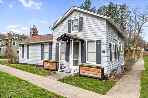 21 S Main St, Castile, NY 14427