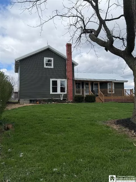 8807 N Hill Rd, Villenova, NY 14138