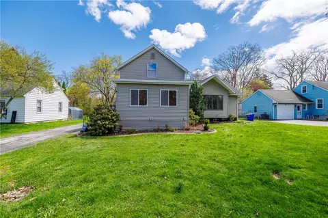 231 Hampton Blvd, Greece, NY 14612