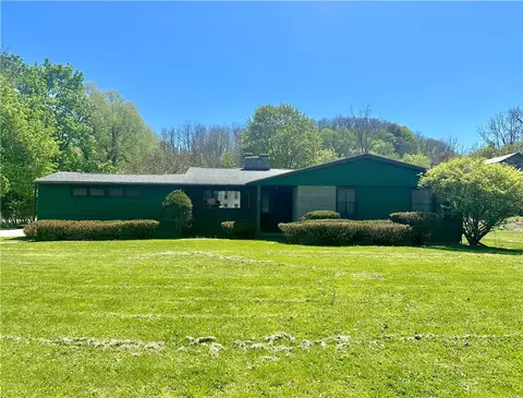 8 Cohocton St, Naples, NY 14512