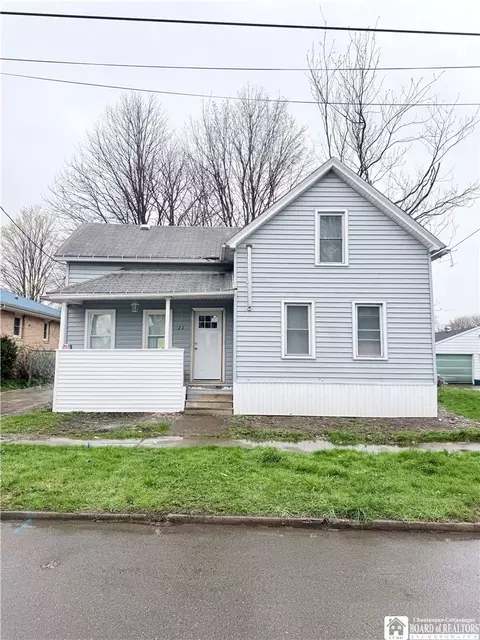 23 Leming St, Dunkirk, NY 14048