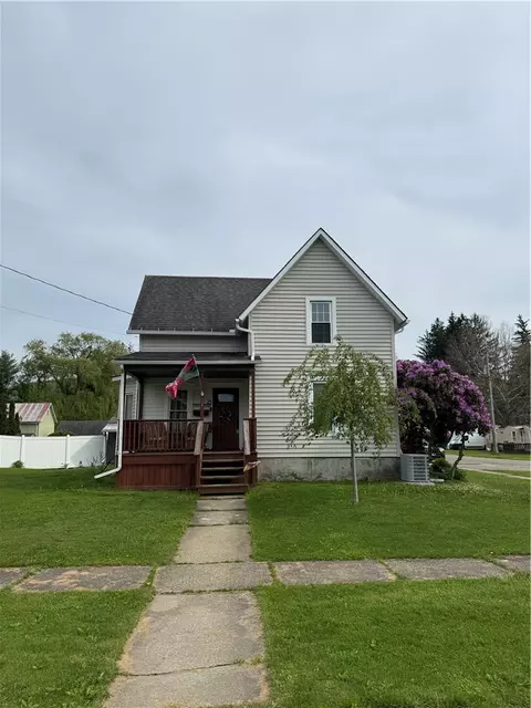 21 Spruce St, Canisteo, NY 14823