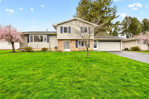 25 Andrea Ln, Irondequoit, NY 14609