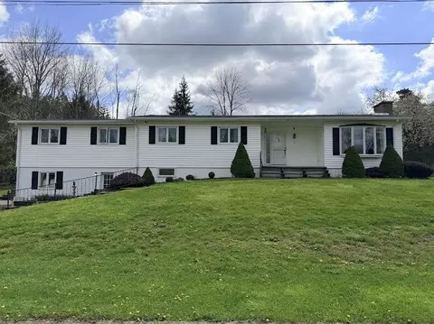 53 Sayles St, Alfred, NY 14802