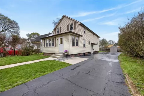 129 Birchwood Dr, Irondequoit, NY 14622