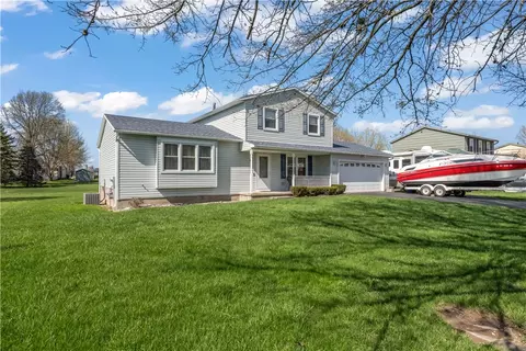 56 Alder Bush Ln, Hamlin, NY 14464