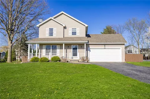 24 Scarlet Pine Cir, Brockport, NY 14420