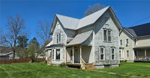 12 Charlesworth Ave, Avoca, NY 14809