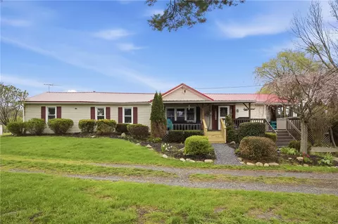 8989 Chidsey Hill Rd, Branchport, NY 14418