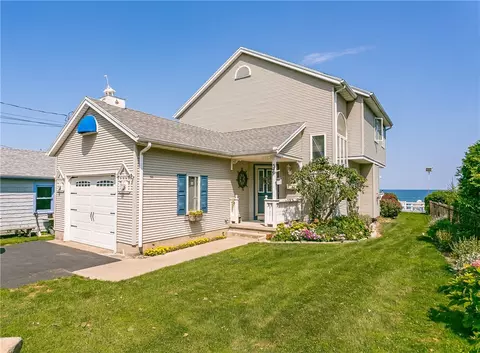 549 Turtle Rock Ln, Irondequoit, NY 14617