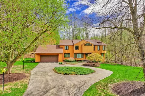 1185 Hidden Vly, Webster, NY 14580