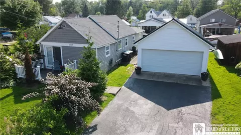 2427 Lakeside Dr, Busti, NY 14710