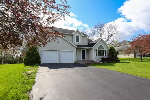 11 Ambrose Dr, Horseheads, NY 14845