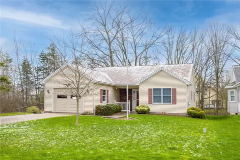 131 Freedom Pond Ln, Chili, NY 14514