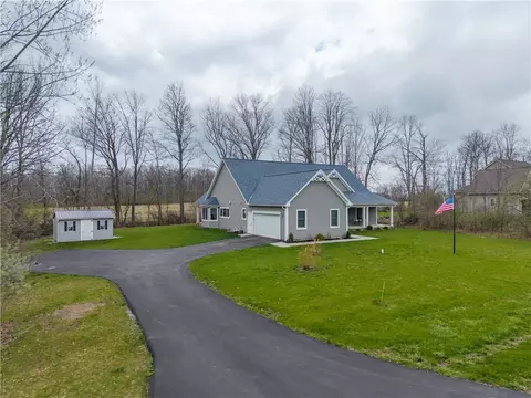 6568 Florence Ln, Livonia, NY 14487
