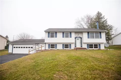 38 Kathy Dr, Pittsford, NY 14534