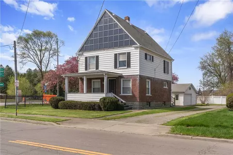 49 Adsit St, Hornell, NY 14843