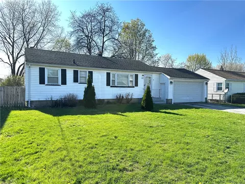 137 Rossmore St, Gates, NY 14606