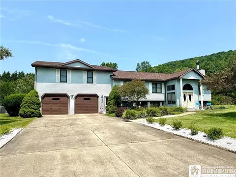 2 Solterra Cir, Allegany, NY 14706