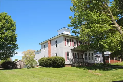12621 Presbyterian Rd, Ridgeway, NY 14479