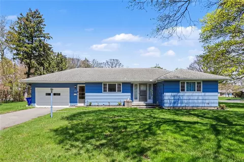 220 Ellington Rd, Greece, NY 14616