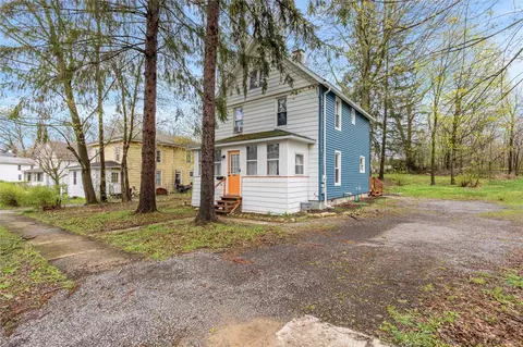 68 Garrow St, Auburn, NY 13021