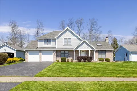 74 Gnage Ln, Greece, NY 14612