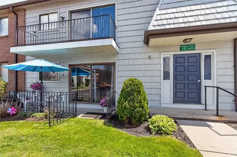 19 Great Wood Ct, Perinton, NY 14450