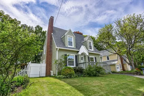6 S Belmont Cir, Oneonta, NY 13820